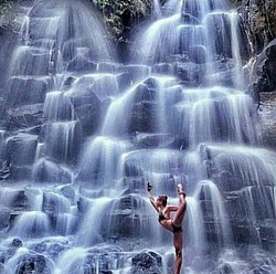 Kanto Lampo Waterfall