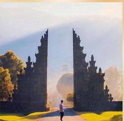 Handara Gate